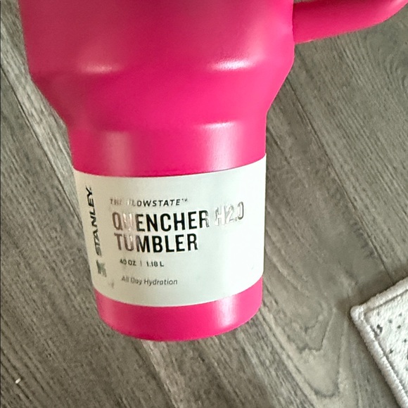 Stanley 40oz Quencher Tumbler Passion Pink - Picture 3 of 4